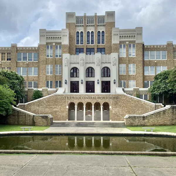 Little Rock Central High School, símbolo del movimiento por los derechos civiles en Arkansas