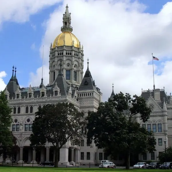 Vista del Capitolio de Connecticut en Hartford.
