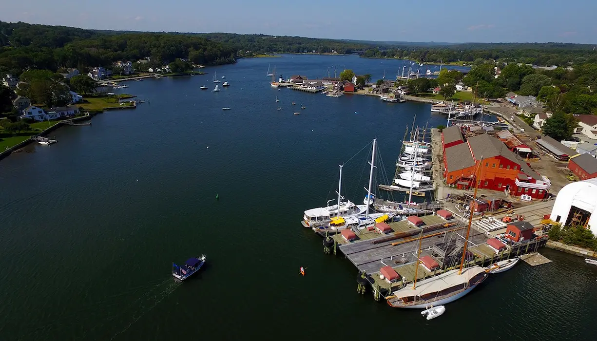 Vista aérea de Mystic Seaport en Connecticut.